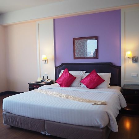 Charoen Thani Hotel, Khon Kaen Buitenkant foto