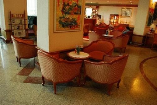 Charoen Thani Hotel, Khon Kaen Buitenkant foto