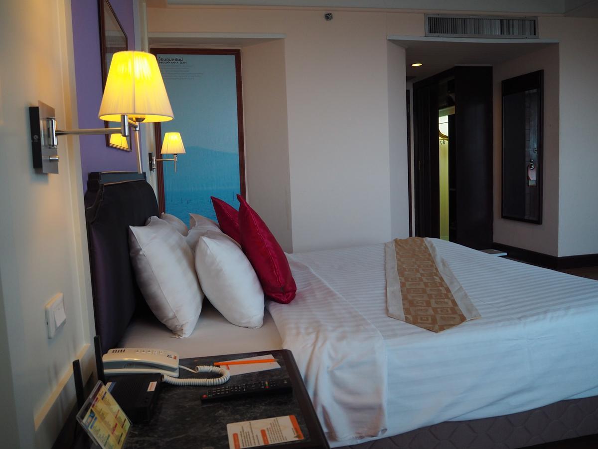 Charoen Thani Hotel, Khon Kaen Buitenkant foto