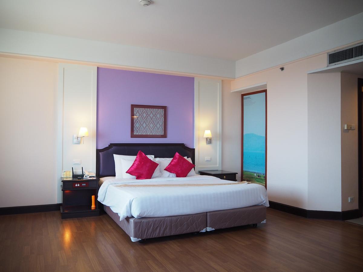Charoen Thani Hotel, Khon Kaen Buitenkant foto