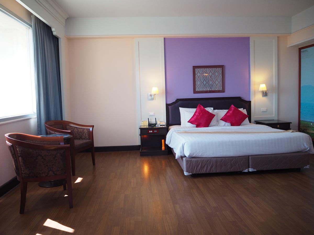 Charoen Thani Hotel, Khon Kaen Buitenkant foto