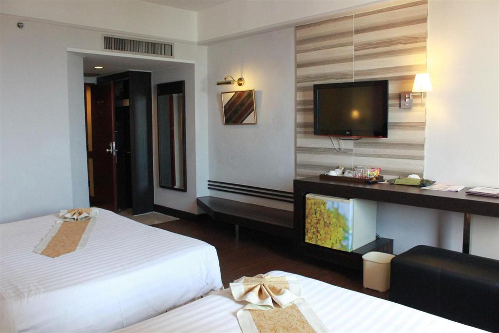 Charoen Thani Hotel, Khon Kaen Buitenkant foto